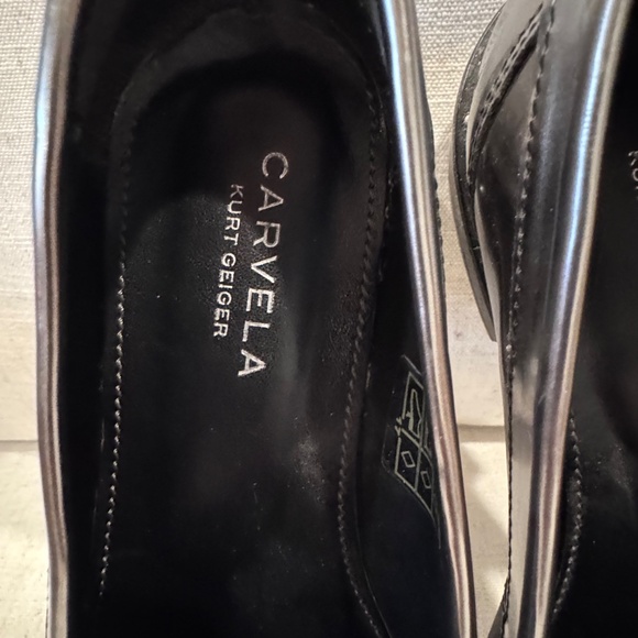 Carvela Kurt Geiger size 8.5 platinum loafers - Picture 2 of 6